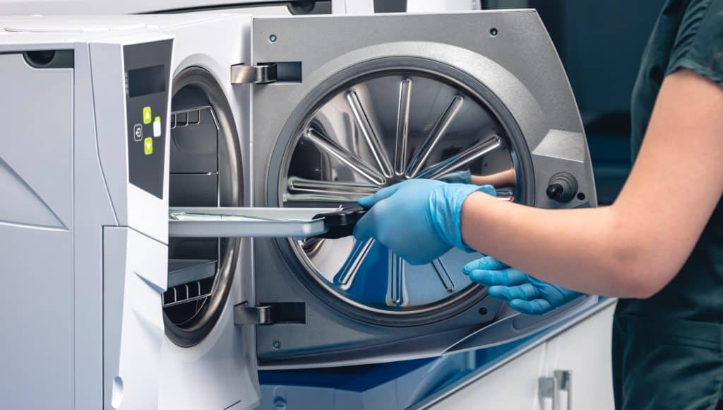 اتوکلاو دندانپزشکی چیست و چرا ضروری است؟