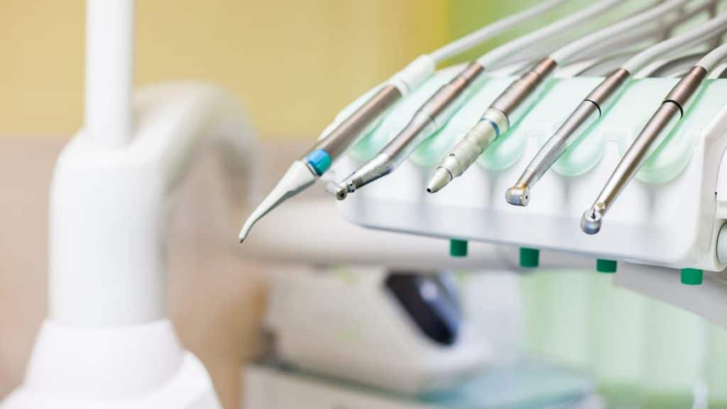 توربین یا ایر موتور؟ انتخاب بهترین ابزار چرخشی دندانپزشکی