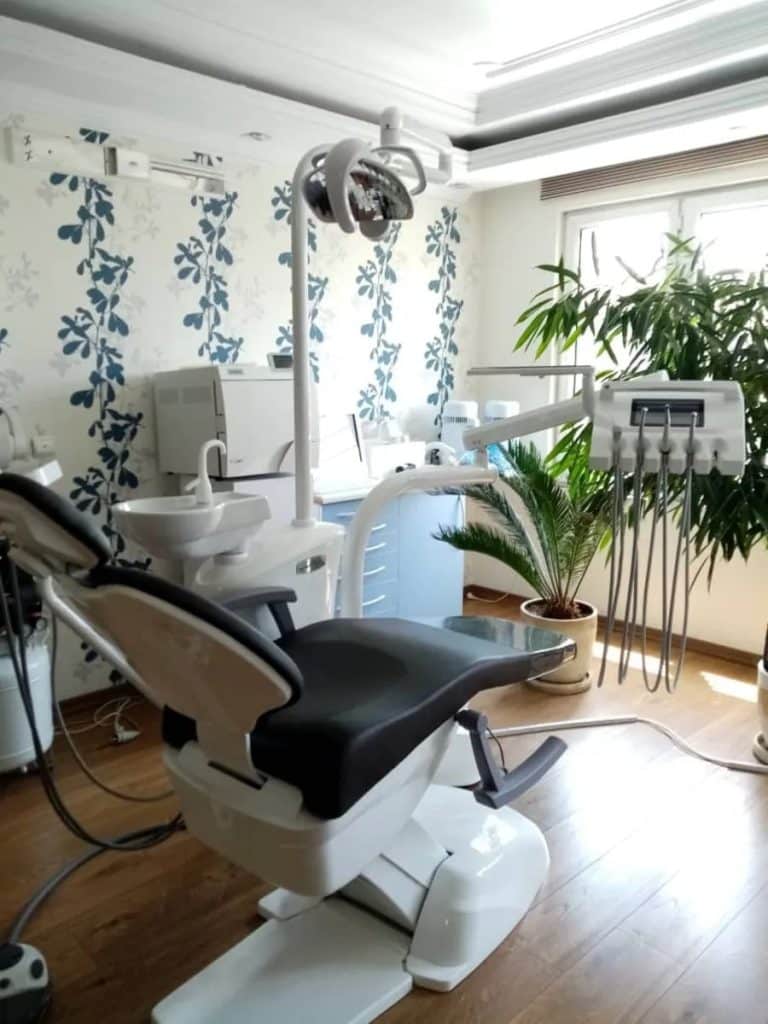 ویژگیهای یونیت دندانپزشکی شیک طب: چرا این برند محبوب است؟ ویژگیهای یونیت دندانپزشکی شیک طب: چرا این برند محبوب است؟