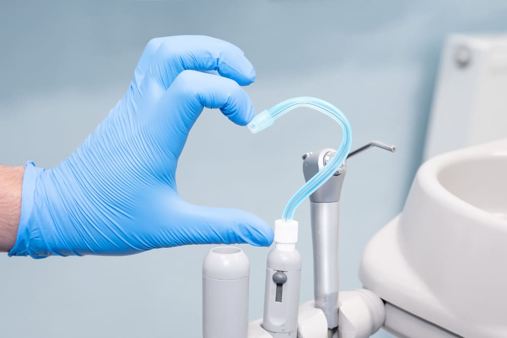 ساکشن شیشهای یا برقی؟ بررسی مزایا و معایب هر کدام ساکشن شیشهای یا برقی؟ بررسی مزایا و معایب هر کدام